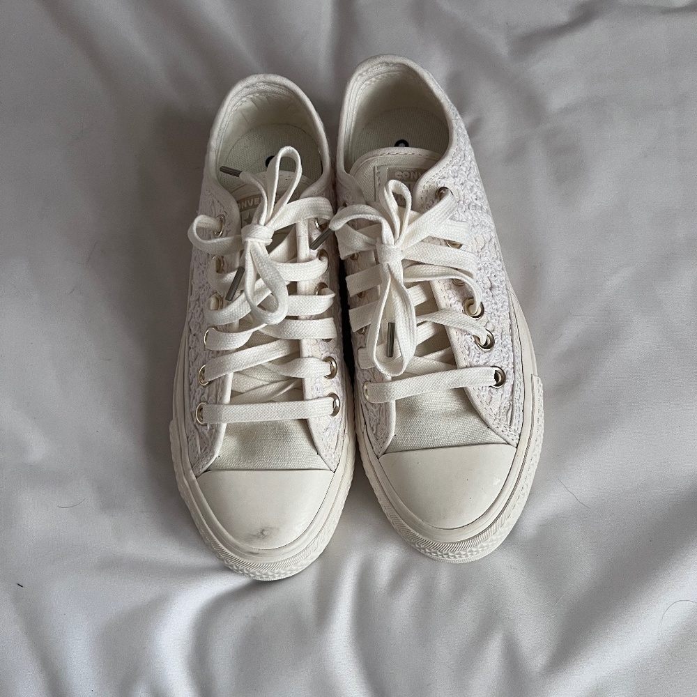 Women’s converse shoes